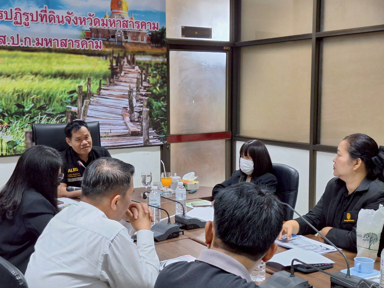 title - ผู้ตรวจราชการ ส.ป.ก. ประชุมตรวจราชการและติดตามความก้าวหน้าผลการดำเนินงานตามแผนการตรวจราชการของผู้ตรวจราชการสำนักงานการปฏิรูปที่ดินเพื่อเกษตรกรรม ประจำปีงบประมาณ พ.ศ. 2569 รอบที่ 1 เขตตรวจราชการที่ 12 จังหวัดมหาสารคาม 